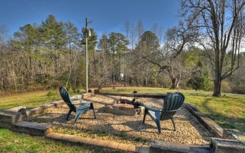 Carters Cozy Cabin - Relax or Roam 13 Acres in Blue Ridge, USA