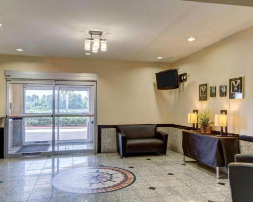 Suburban Extended Stay La Place thumb 3