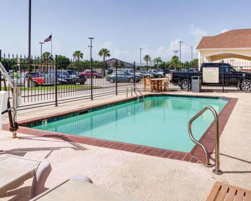 Suburban Extended Stay La Place thumb 4