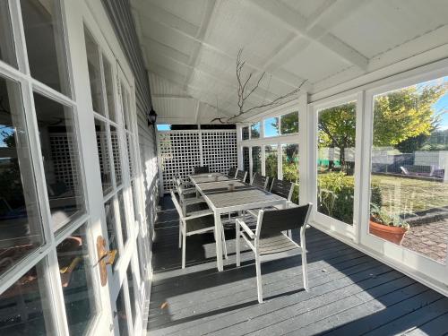 บริการและสิ่งอำนวยความสะดวก, Rose Cottage Kahutara in มาร์ตินโบรช์