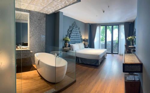 room detail thumbnail 0