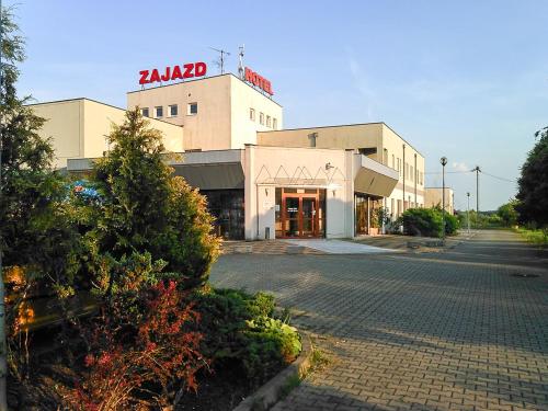 A szálláshely kívülről, Sami Swoi Kluki 1A in Belchatow