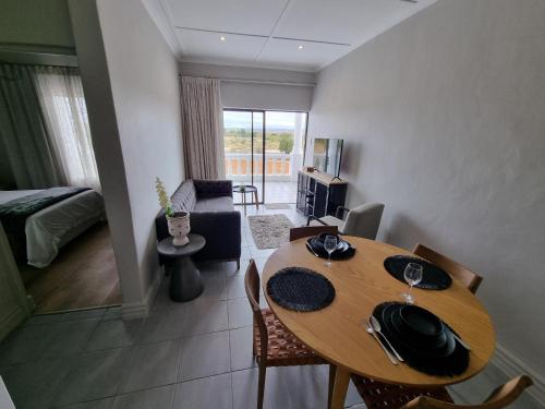 Dellville Country House & Cottages in Carnarvon