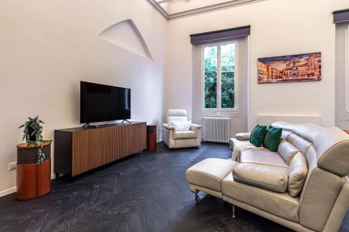 One-Bedroom Superior Apartment image 8