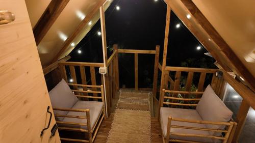 Twiga tenda su palafitta in Porto Maurizio