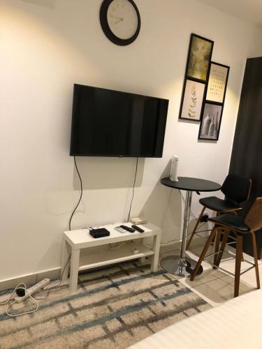 Embassy gardens by Cosy Retreat Apartments, Cantonments (Foto 10)