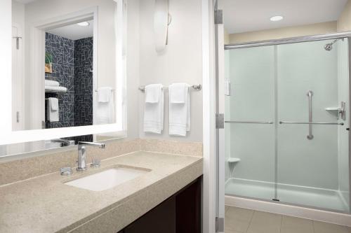 King Studio Suite - Non-Smoking image 6