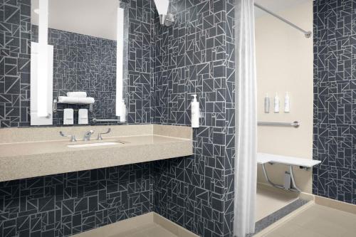 Homewood Suites Dallas Downtown - image 10