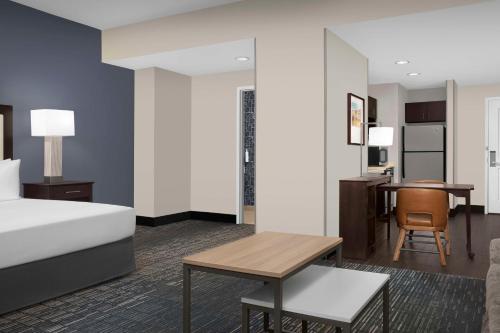 Homewood Suites Dallas Downtown - image 7