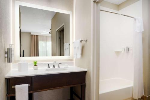 Homewood Suites Rochester-Henrietta - image 11