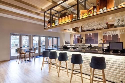 Cambria Hotel Pittsburgh - Downtown - image 12