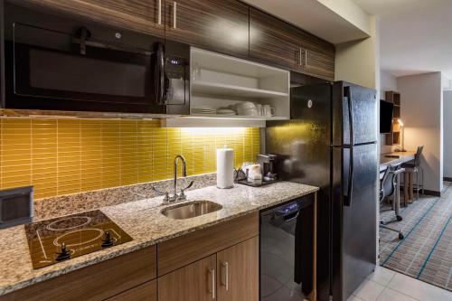 . MainStay Suites Bowling Green North