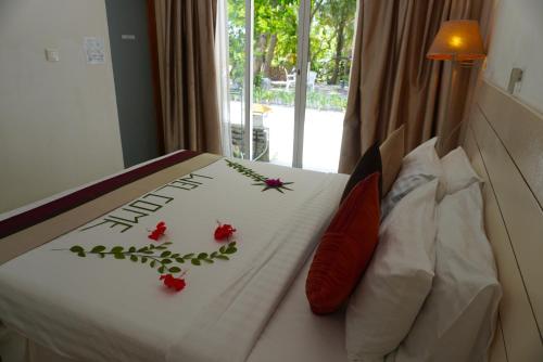 Deluxe Double Room image 10