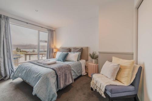 Hillside Haven Perfect Getaway in Lake Tekapo - Tap to explore photos