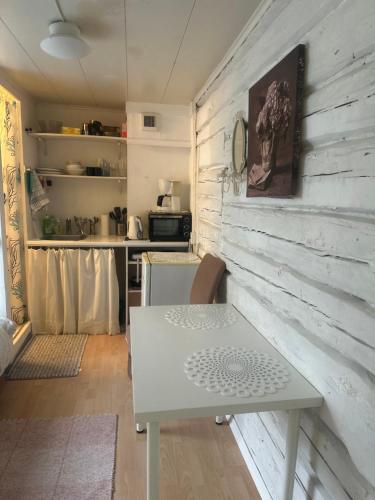 Small wooden house apartment 1 km from river Turku in Turku