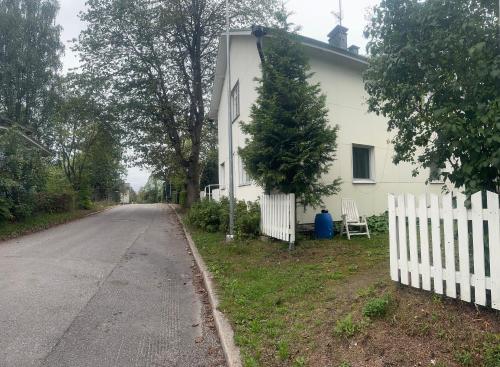 Small wooden house apartment 1 km from river Turku in Turku