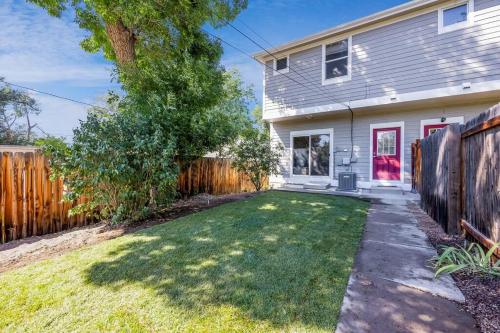 Three-Bedroom House image 4