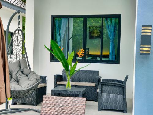 81 négyzetméteres, 3 hálószobás Ház 3 fürdőszobával Nathon területén (Cozy Pool House 3 min to beach) near Dusit Dhewa - Samui Cultural Center and Fine Art of South East Asia