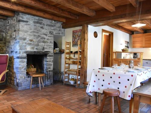Chalet typique 8 personnes a Meribel, calme et pittoresque - FR-1-180-190 in ลา กิตตาซ