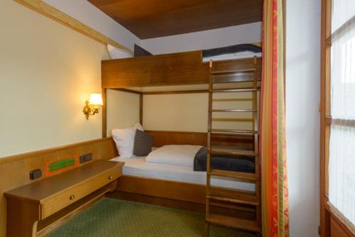Hotel Kurpark Room Type - Family Room with Balcony