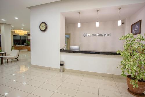Vestíbul, Çilek Marina Otel (Cilek Marina Otel) in Çeşme