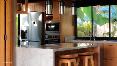 Kitchen, Bula Villa in Seririt