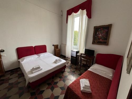 Hotel Annalena Room Type - Deluxe Triple Room