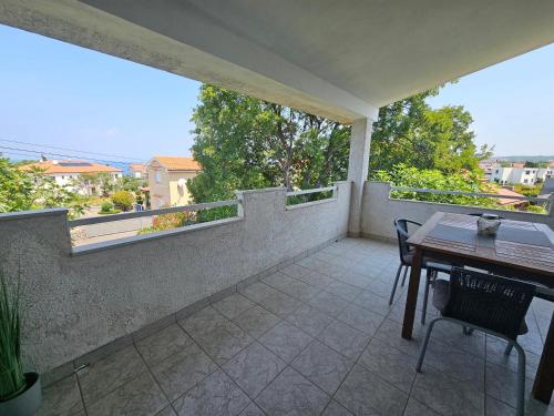 ระเบียง/ชานเรือน, Apartment Buza in ซีดาริชิ