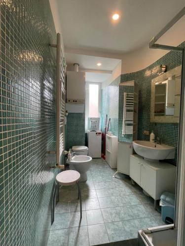 Steph and Lorenzo's place, Rome (photo 8)