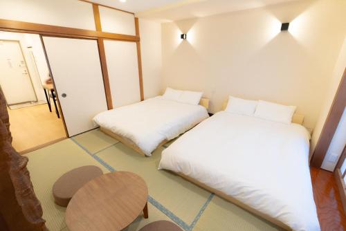 4 double beds