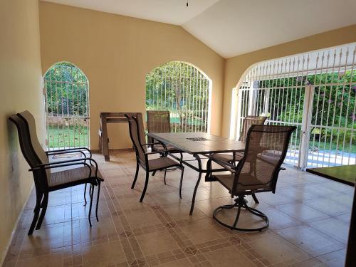 ระเบียง/ชานเรือน, Beach House with Pool Steps away from the beach in ซาน การ์โลส