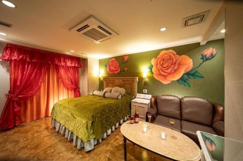 room detail thumbnail 1