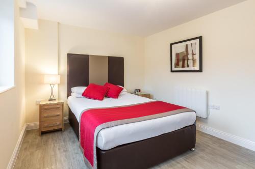 Central Point Apartments Basingstoke - image 4
