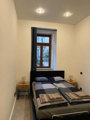 Cool Vitkova apartment with balcony, Прага (фото 2)