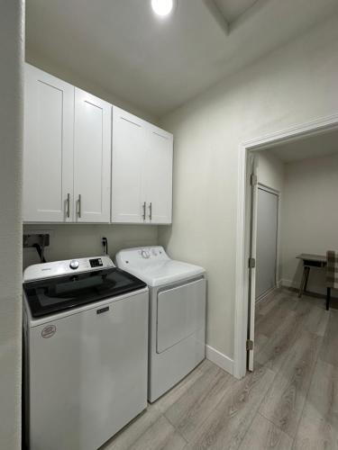 New cozy house 2 Bedrooms 2BA in Anaheim near Disney Land in Anaheim, USA