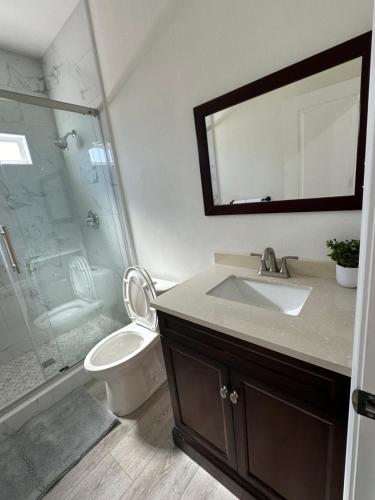 New cozy house 2 Bedrooms 2BA in Anaheim near Disney Land in Anaheim, USA
