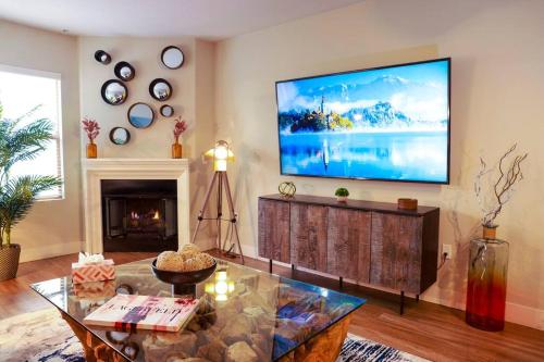 1 Bedroom XL Condo with King bed, Garden View, Parking Included, Los Angeles (photo 6)