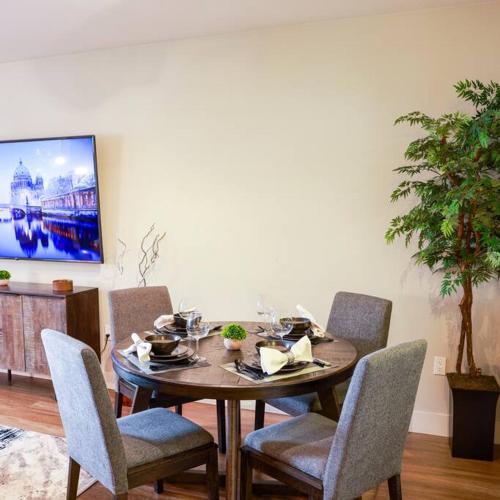 1 Bedroom XL Condo with King bed, Garden View, Parking Included, Los Angeles (photo 10)