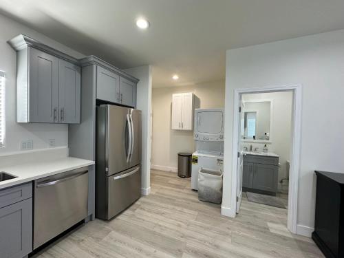 New 2-story house 3 bedrooms 3 bathrooms in Anaheim near Disneyland in Anaheim, USA
