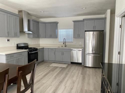 New 2-story house 3 bedrooms 3 bathrooms in Anaheim near Disneyland in Anaheim, USA