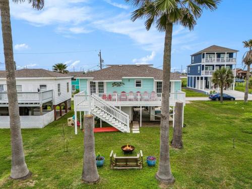 Endless Summer, 3 BD Steps to the Gulf, Deck in Galveston, USA