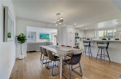 Lovely Beach Home - 2 min walk to the beach - Game Room - Channel Islands! in Oxnard, USA