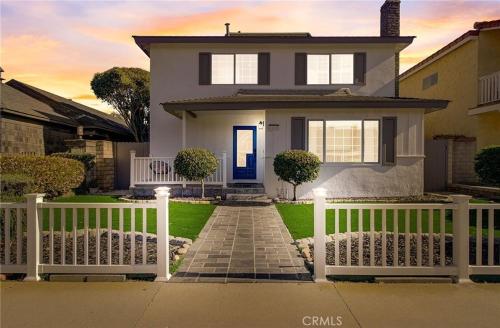 Lovely Beach Home - 2 min walk to the beach - Game Room - Channel Islands! in Oxnard, Vereinigte Staaten von Amerika