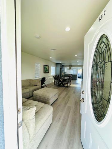New Spacious 2BR2BA in Anaheim near Disneyland in Anaheim, USA