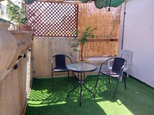 Erkély/terasz, שירת דבורה בבני ברק in Ramat Gan