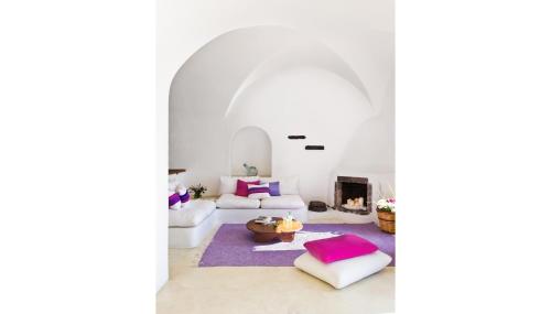 Perivolas Hotel - image 11