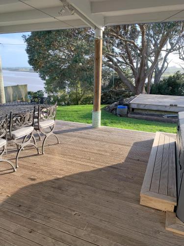Facilities, Large riverfront home with spa and stage in Te Kopuru