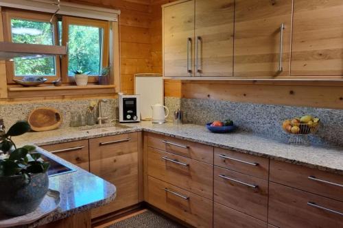 Konyha, Ökologisches Hideaway mit Sauna und großem Garten (Okologisches Hideaway mit Sauna und großem Garten) in Sesslach