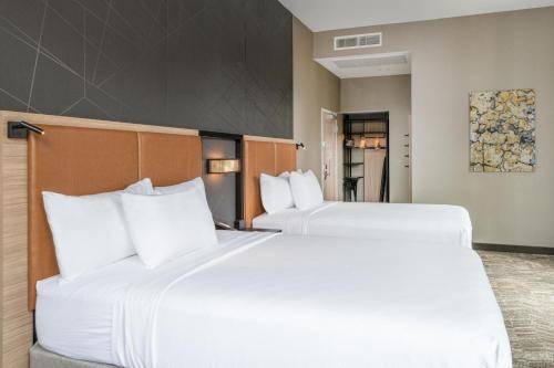 SpringHill Suites by Marriott Baltimore Downtown Convention Center Area - image 12
