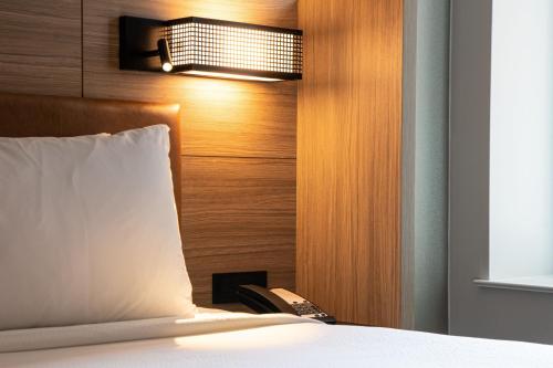 SpringHill Suites by Marriott Baltimore Downtown Convention Center Area - image 3